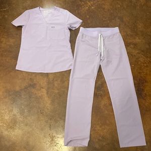 Figs lavender scrub set